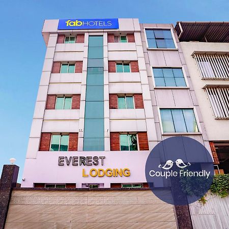 Fabhotel Everest Vashi Exterior photo