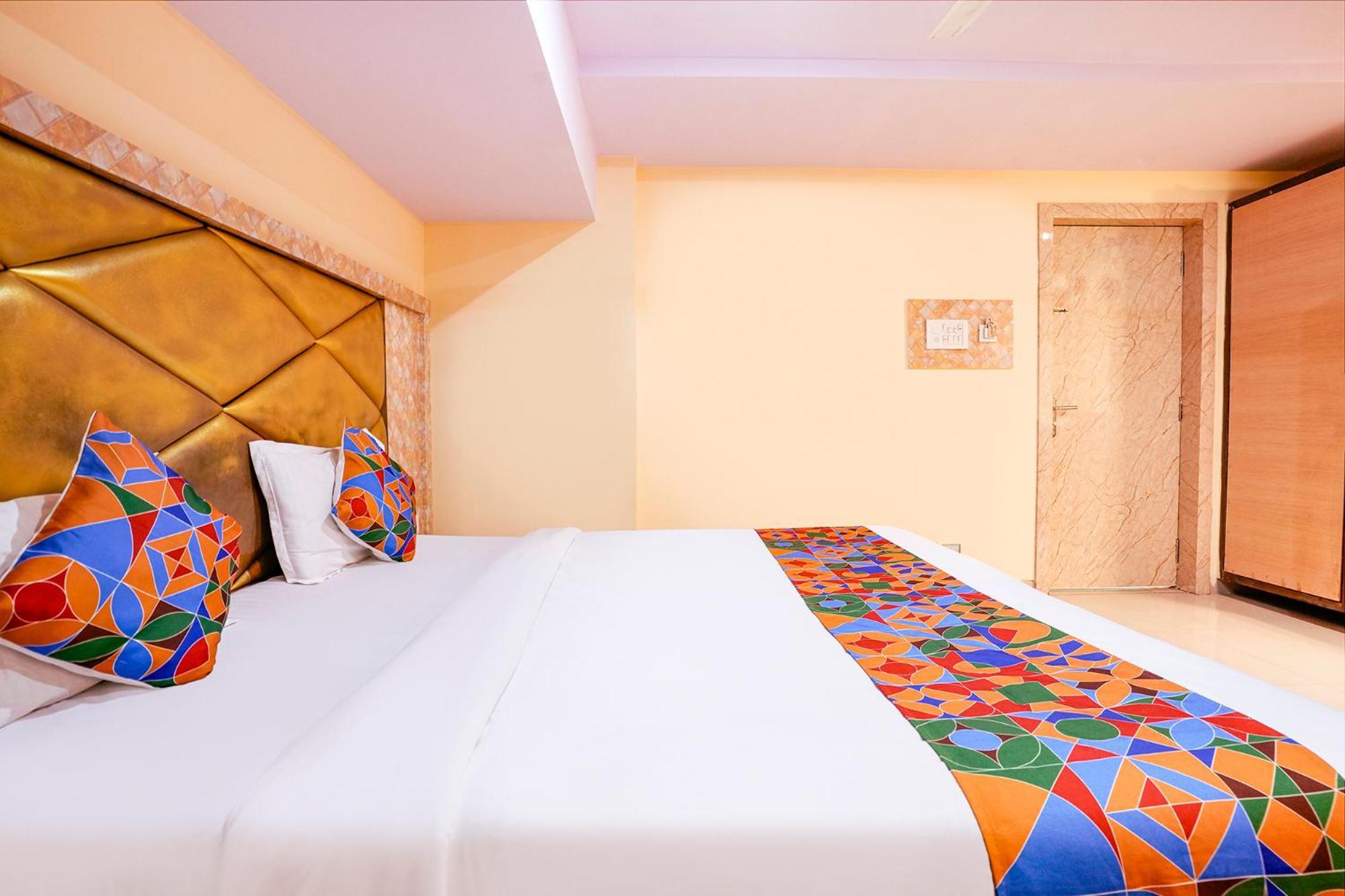 Fabhotel Everest Vashi Exterior photo