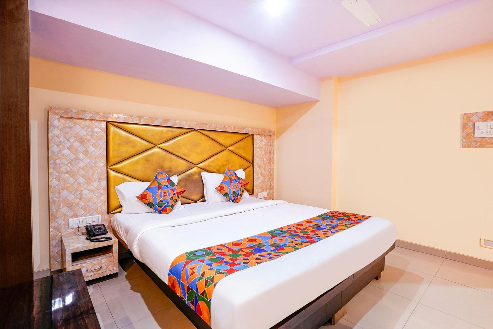 Fabhotel Everest Vashi Exterior photo